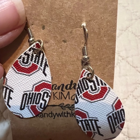 ****Donated****Ohio State University dangling earrings - Picture 5 of 5